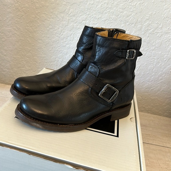 Frye Veronica Short 6” Moto Boot Black size 9M - Picture 1 of 10